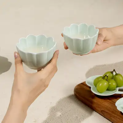 青磁花文盃マッコリグラスセット[青い世界を作る、高麗象形青磁]展示連携グッズ