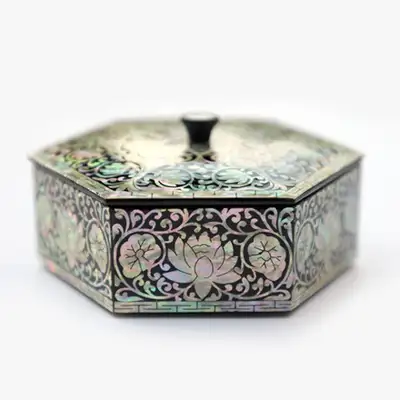 李朝 蓮花唐草 六角形 アクセサリーボックス