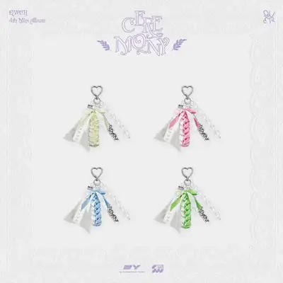 QWER - 第4张迷你专辑 POP-UP [CEREMONY] MD 02. 毕业钥匙链