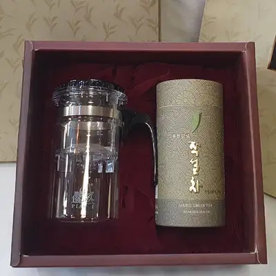 Premium Green Tea Gift Set with Taiwan Gaiwan - Masterfully Crafted for Holidays