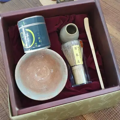 2019 Matcha 5-Piece Gift Set No. 3 / Cheong-hyang Matcha / Chaeseon 100 pieces / Hwangzuk Matcha Whisk / Chawan / Chaeseon Holder