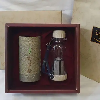Green Tea Premium Gift Set with Portable Taiwanese Tea Infuser Set - Lunar New Year & Chuseok Holiday Gift