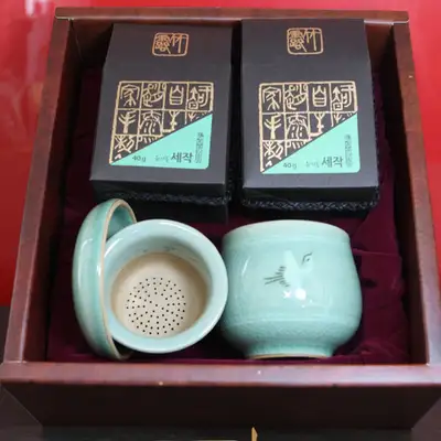 智異山 有機農法細作 緑茶 青磁茶器セット