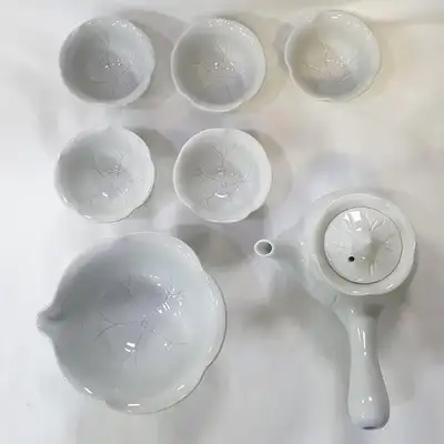 Premium White Porcelain Lotus Leaf 5-Person Tea Set New Design Gift Set