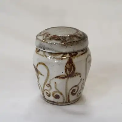 Cha-ho Buncheong Iron-oxide Pattern Tea Canister