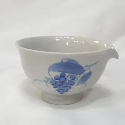 Blue and White Porcelain Grape Pattern Water Cooler by Misan Kim Seon-sik - Tea Ceremony Bowl