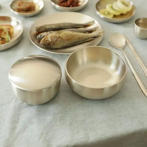 Myeongseong Yugi Shin Okshikgi Set - Bangja Yugi Brass Tableware Set — 1
