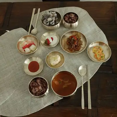 Myungseong Bangja Brass Tableware Plum Blossom 2-Person Bapsang Table Setting Set