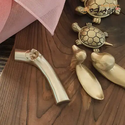 [Myeongseong Yugi] Plum Blossom Yugi Spoon Rest 1p — 2
