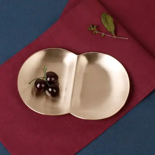 Myeongseong Yugi Peanut Two-Section Oval Sharing Plate