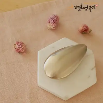 [Myungsung Yugi] Yugi Water Drop Soap Gua Sha