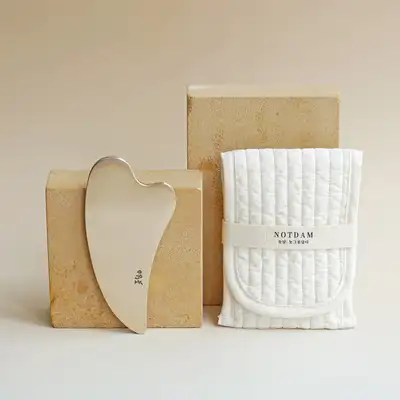 Bangjja Yugi Heart Gua Sha Massager + Jeogori Gift Set