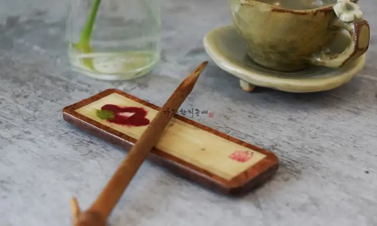 Floral Pattern Spoon Rest