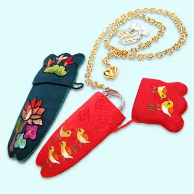 Hand-Embroidered Accessory Case / Multi-Purpose Jewelry Case