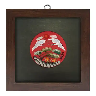 鶴と松の刺繍フレーム（円形）