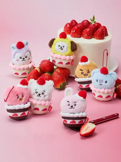 BT21 ストロベリーパーティ ストロベリータルト ぬいぐるみキーリング