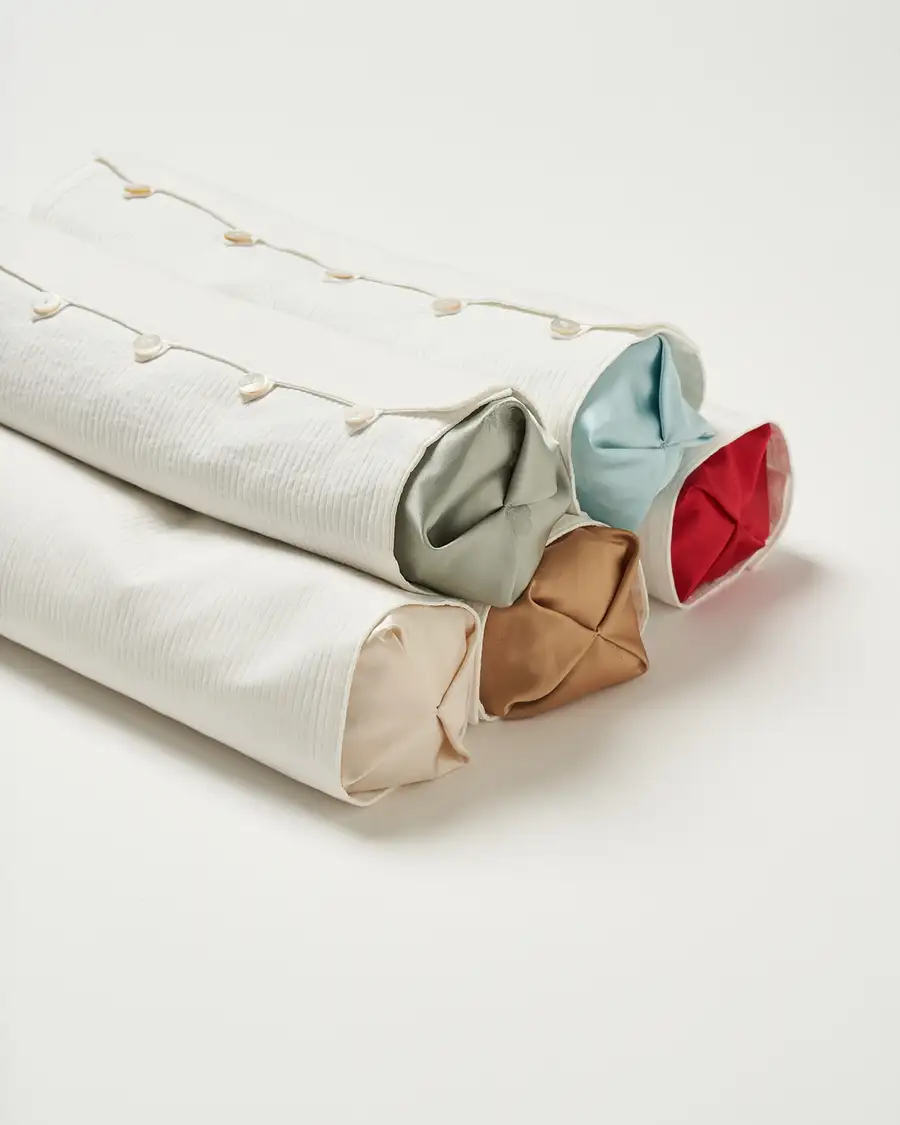 [Free Embroidery Service] Flower and Bird Silk Neck Pillow - 5 Colors — 3