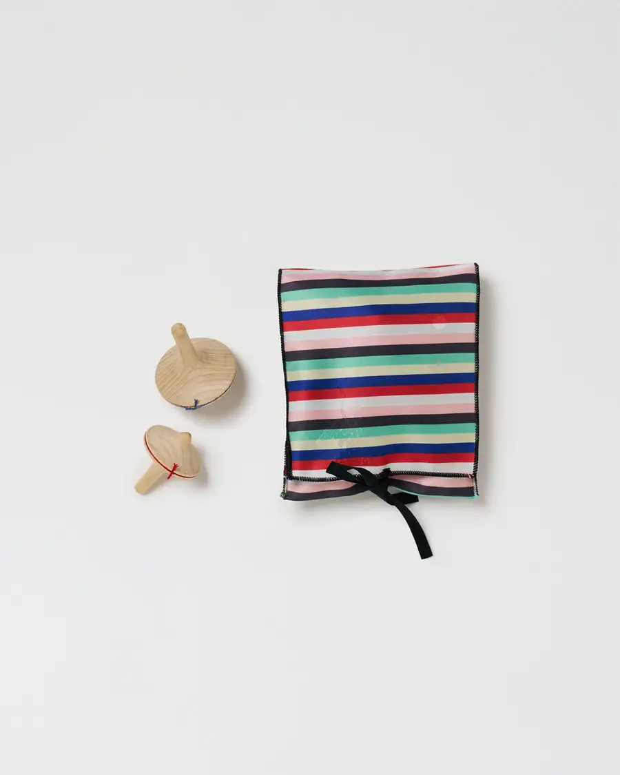 Wooden Top Spinning Toy with Saekdong Pouch — 2