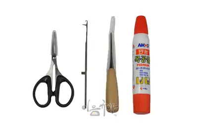 Macrame Basic Tool Set (Awl, Shuttle, Mini Scissors, Wood Glue)