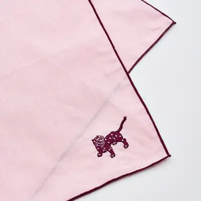 2026宮中文化祭 胸背虎刺繍ハンカチ(薄ピンク)
