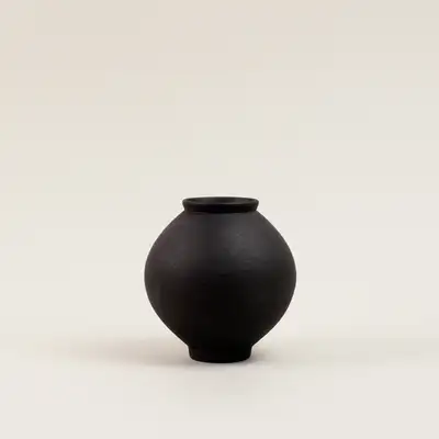 黒釉月甕(小)