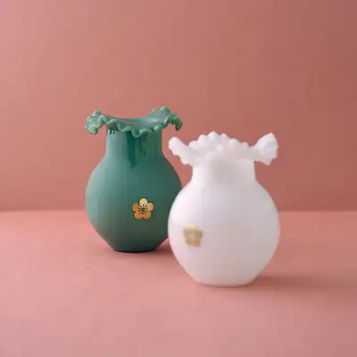 希正堂 梅の花 電球型花瓶（白磁色、青磁色）