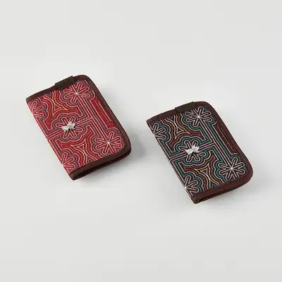 色糸刺繍龍門カードウォレット