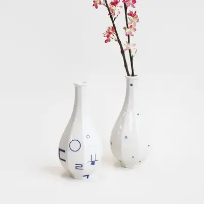 ハングル文様八角花瓶(中)