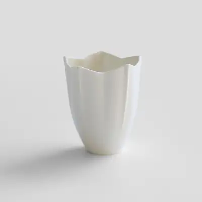 白瓷五角水仙花杯