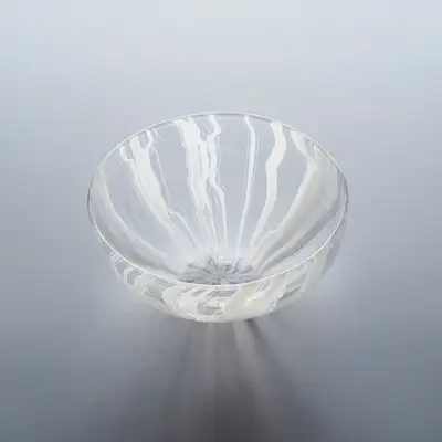 茎纹玻璃碗