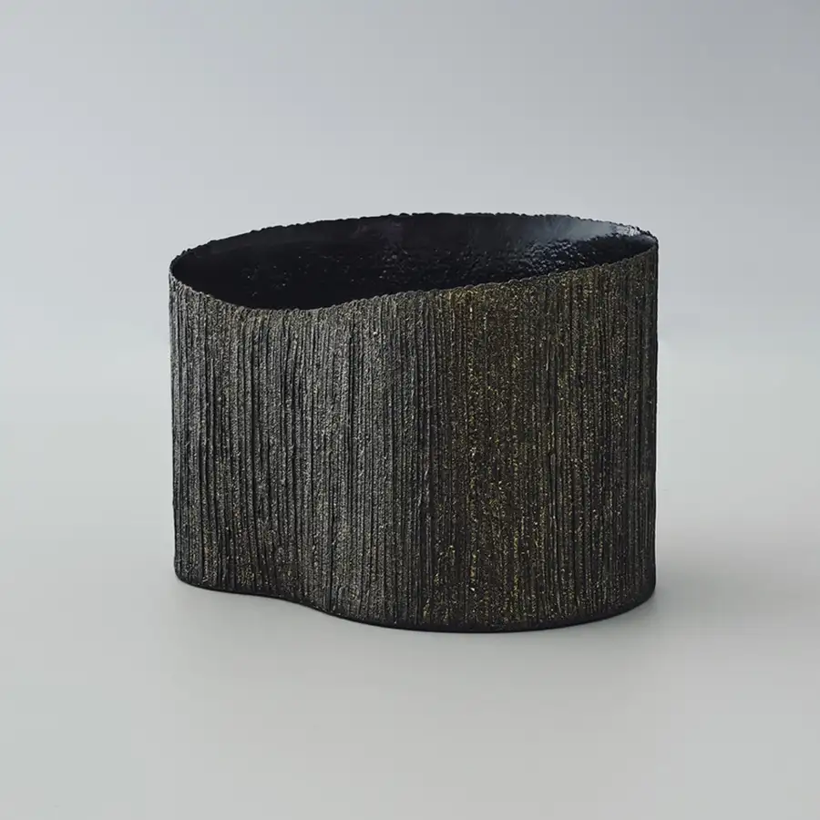 Lacquered Basket Field (Medium) — 1