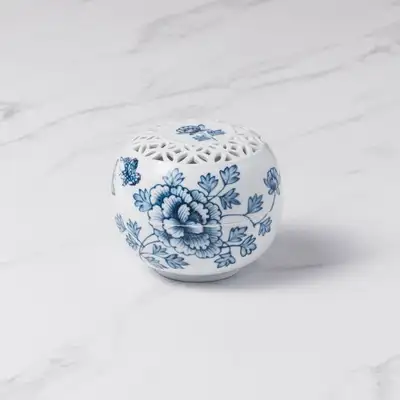 牡丹青花白瓷香盒(小)