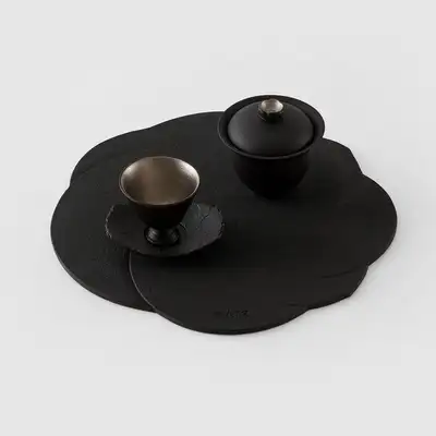 黒釉花菱