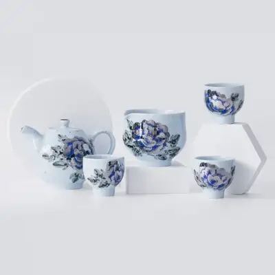 青花白金彩牡丹文茶器セット