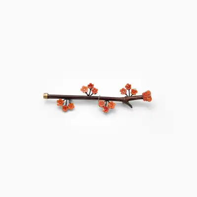 紅梅花ブローチ