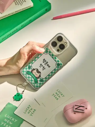ミニニ ラッキー ニューイヤー トチニ フォンタップ ポカ ホルダー