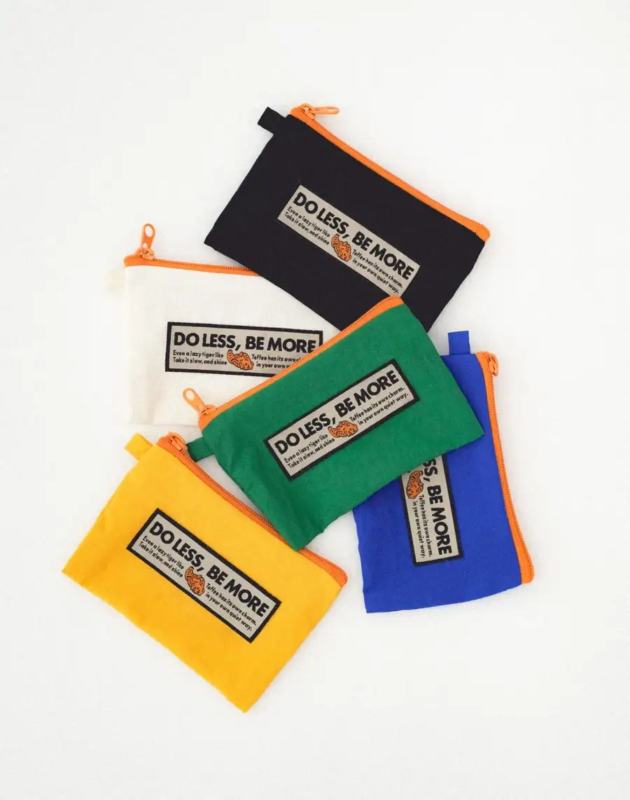 DO LESS, BE MORE Square Pouch S — 1