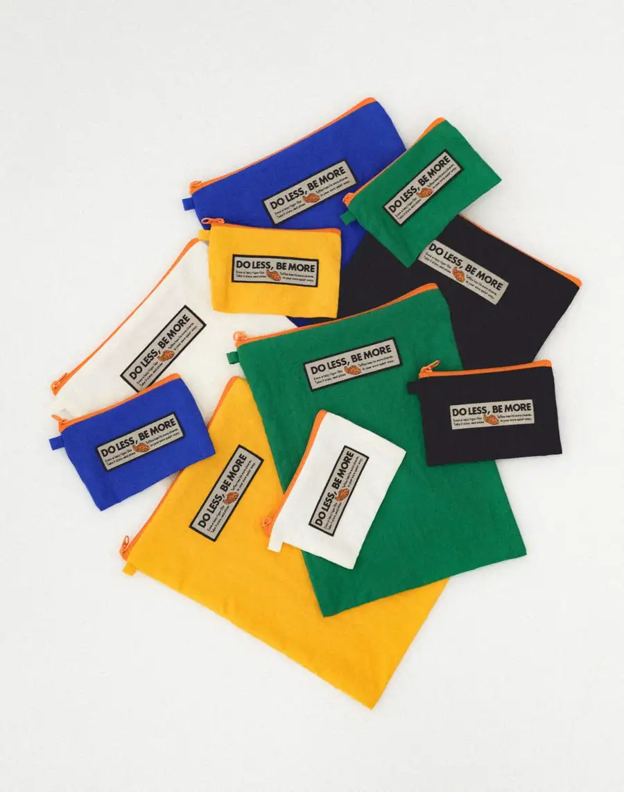 DO LESS, BE MORE Square Pouch S — 5