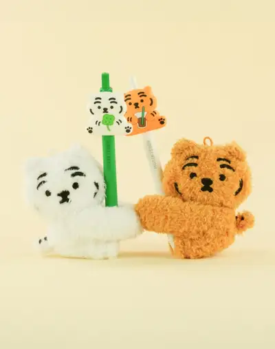 Gum Plushie Chubby Magnet Doll Keyring 2 Types