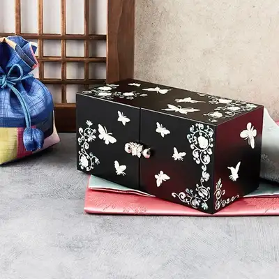 螺鈿漆器 秘密宝石箱 蝶文様 双合 貝細工宝石箱