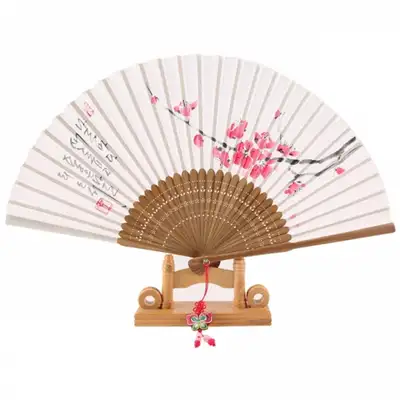 高級麻の扇 - 良い言葉の手描き(梅の花) 房紐+扇ケース付き