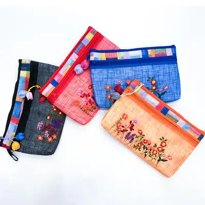 モシ刺繍ポーチ