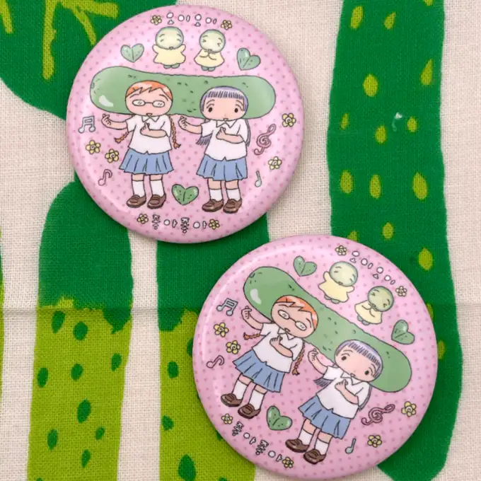 百年書店 キュウリ好きな団 ピンバッジ — 2
