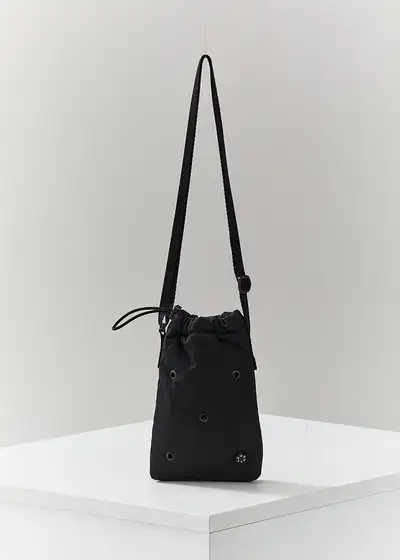 コーレ プッファー クロスバッグ シェードブラック