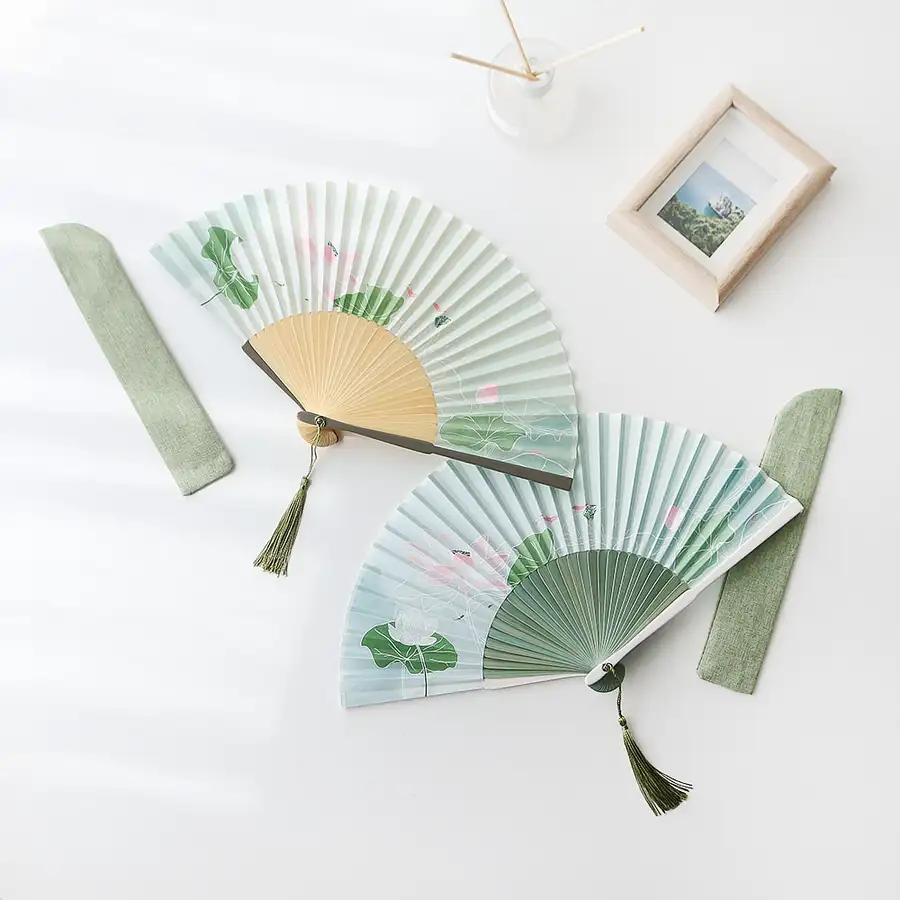 (Gift Set) White Lotus Bamboo Folding Fan (P) + Cotton Fan Pouch — 4