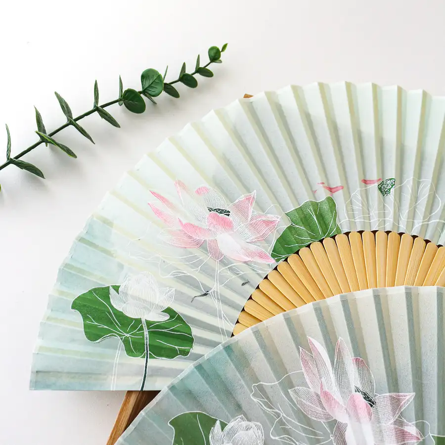 (Gift Set) White Lotus Bamboo Folding Fan (P) + Cotton Fan Pouch — 6