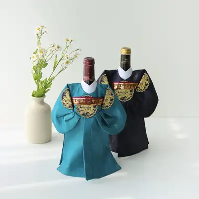 王韩服娃娃传统红酒套Y