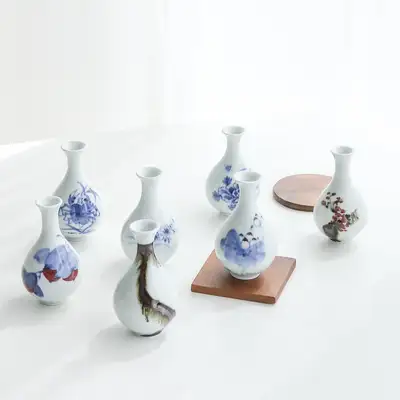 名品松月纯白瓷小物主瓶