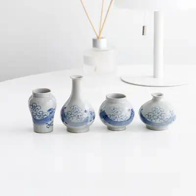 白瓷迷你梅花花瓶4件组