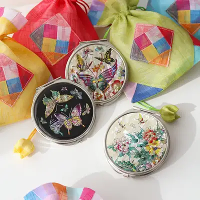 Mother-of-Pearl Hand Mirror (Large K) + Jogakbo Patchwork Square Ramie Pouch Set
